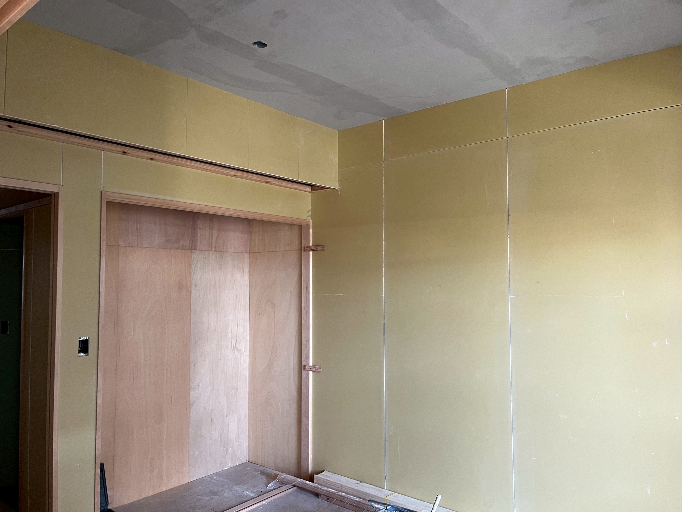 愛知県豊橋市　新築マンション　造作大工工事